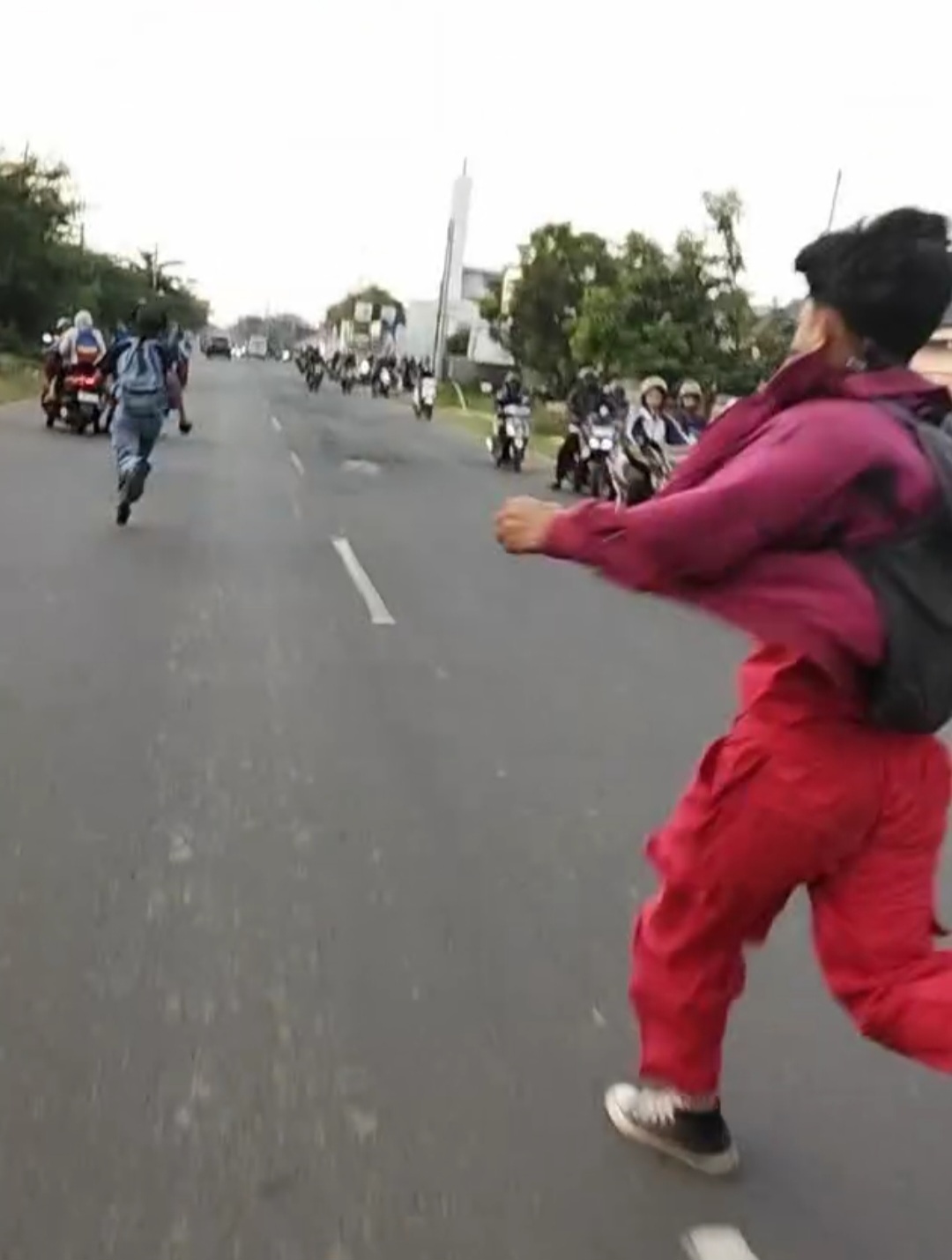 Screenshot_20250528_200437_Video Player